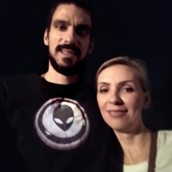 It's us, the super fast shippers! - Picture 2 of 2